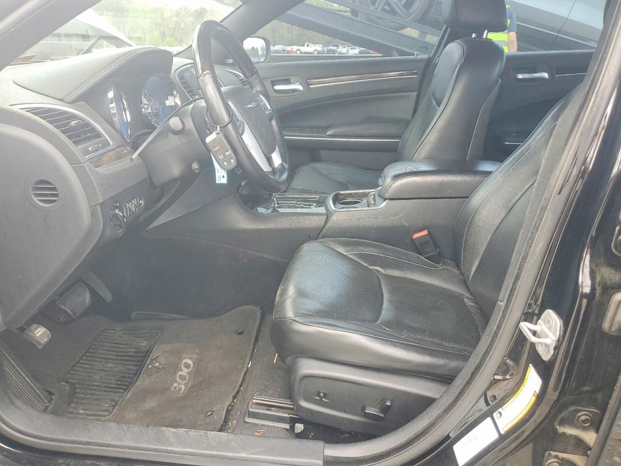 2011 CHRYSLER 300