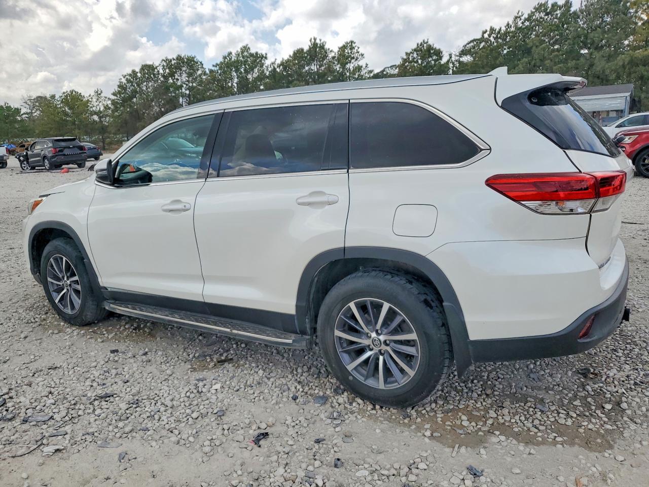 2019 TOYOTA HIGHLANDER
