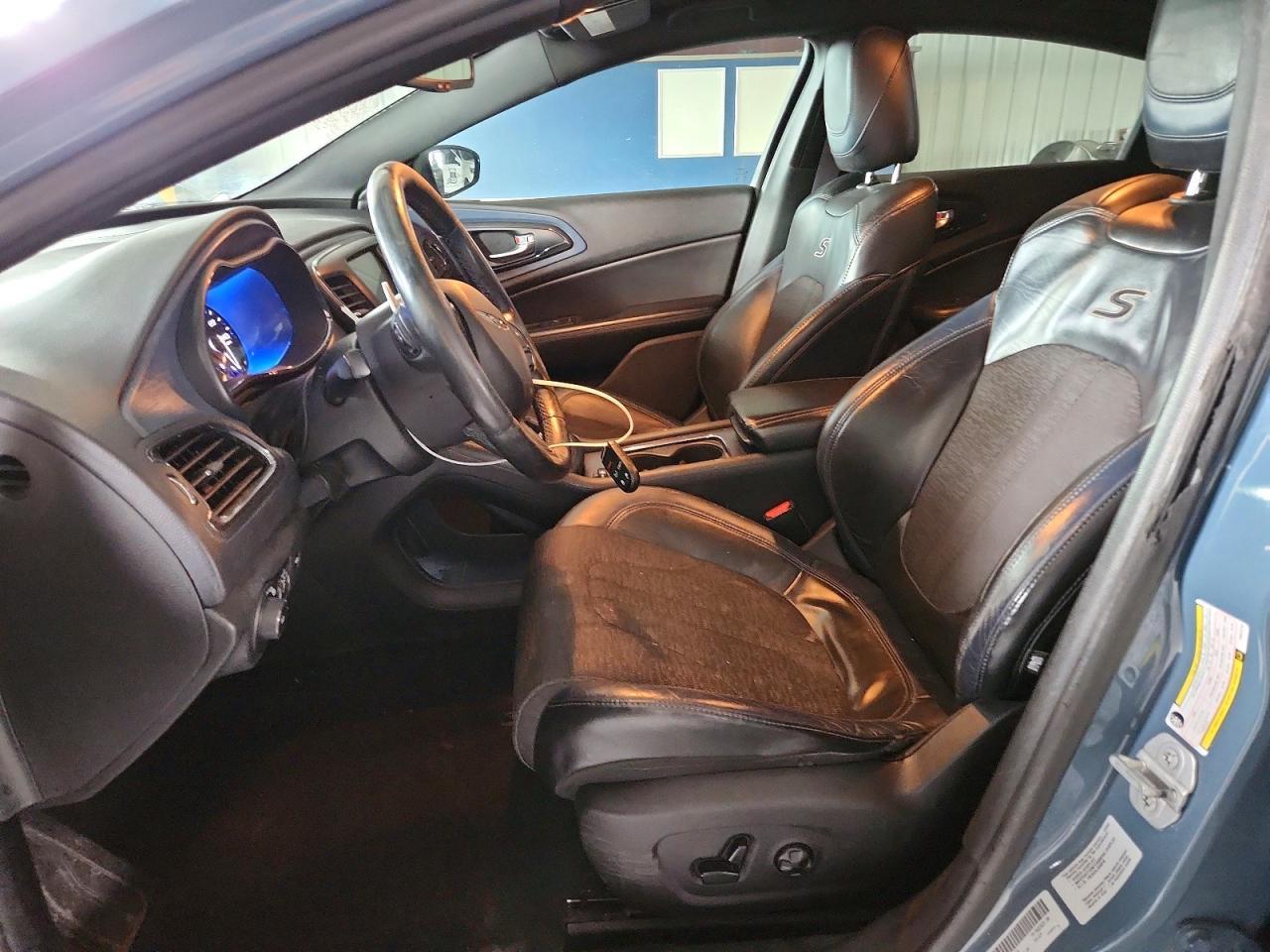 2015 CHRYSLER 200
