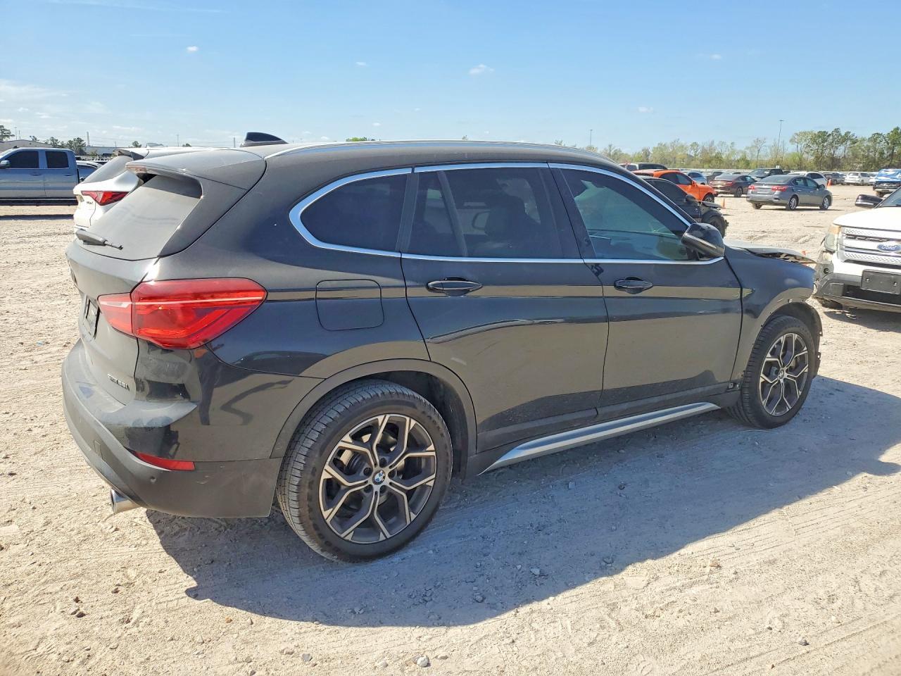 2022 BMW X1