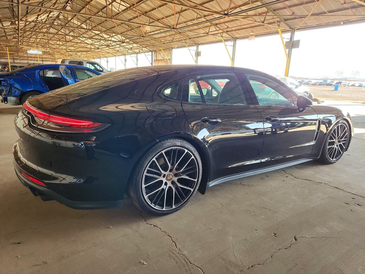 2023 PORSCHE Panamera