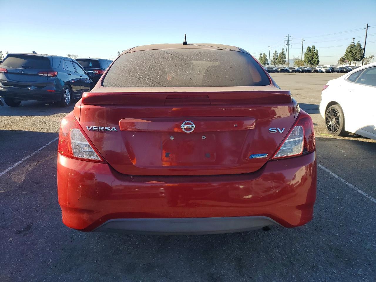 2015 NISSAN VERSA