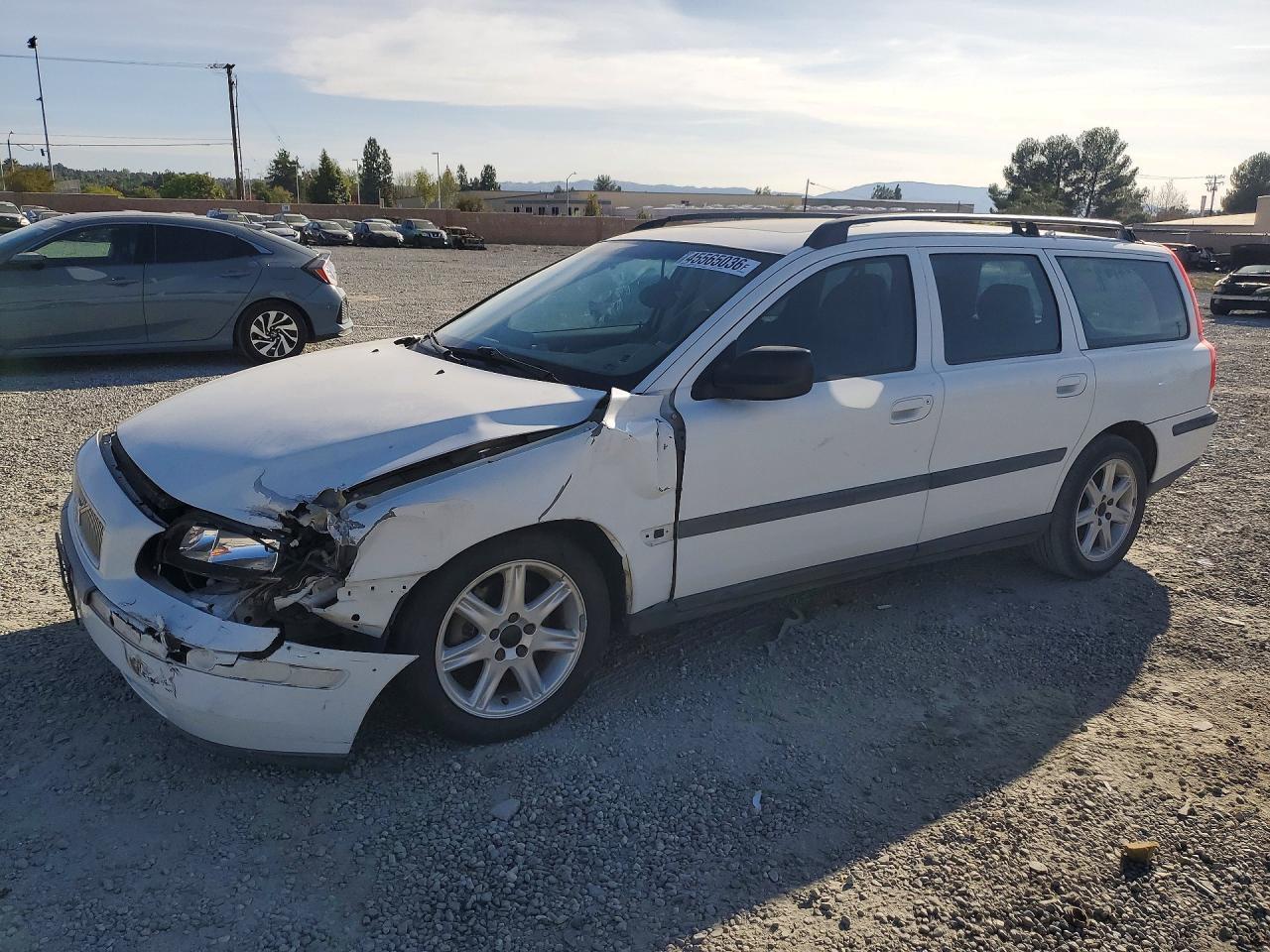 2004 VOLVO V70