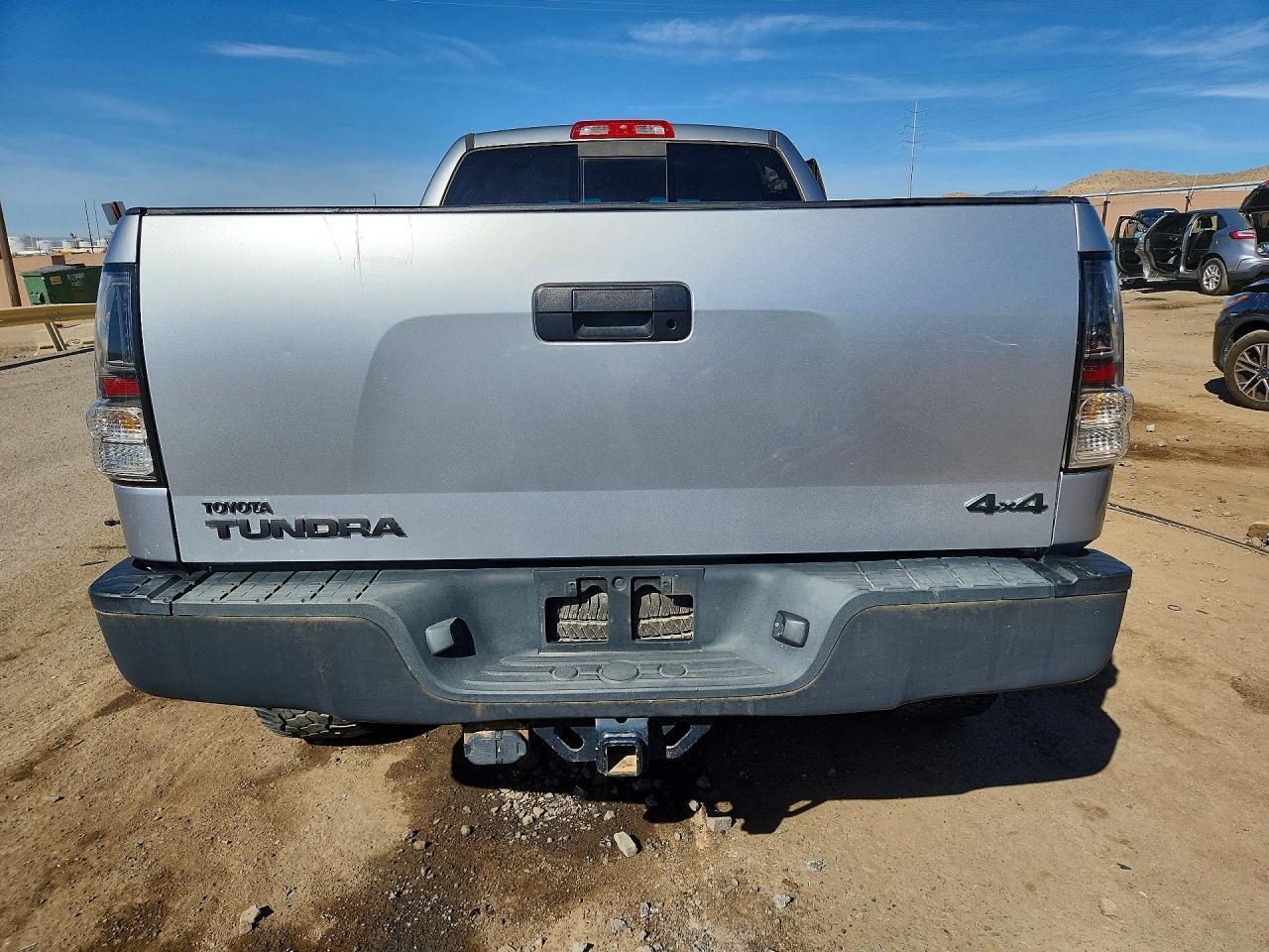 2011 TOYOTA TUNDRA