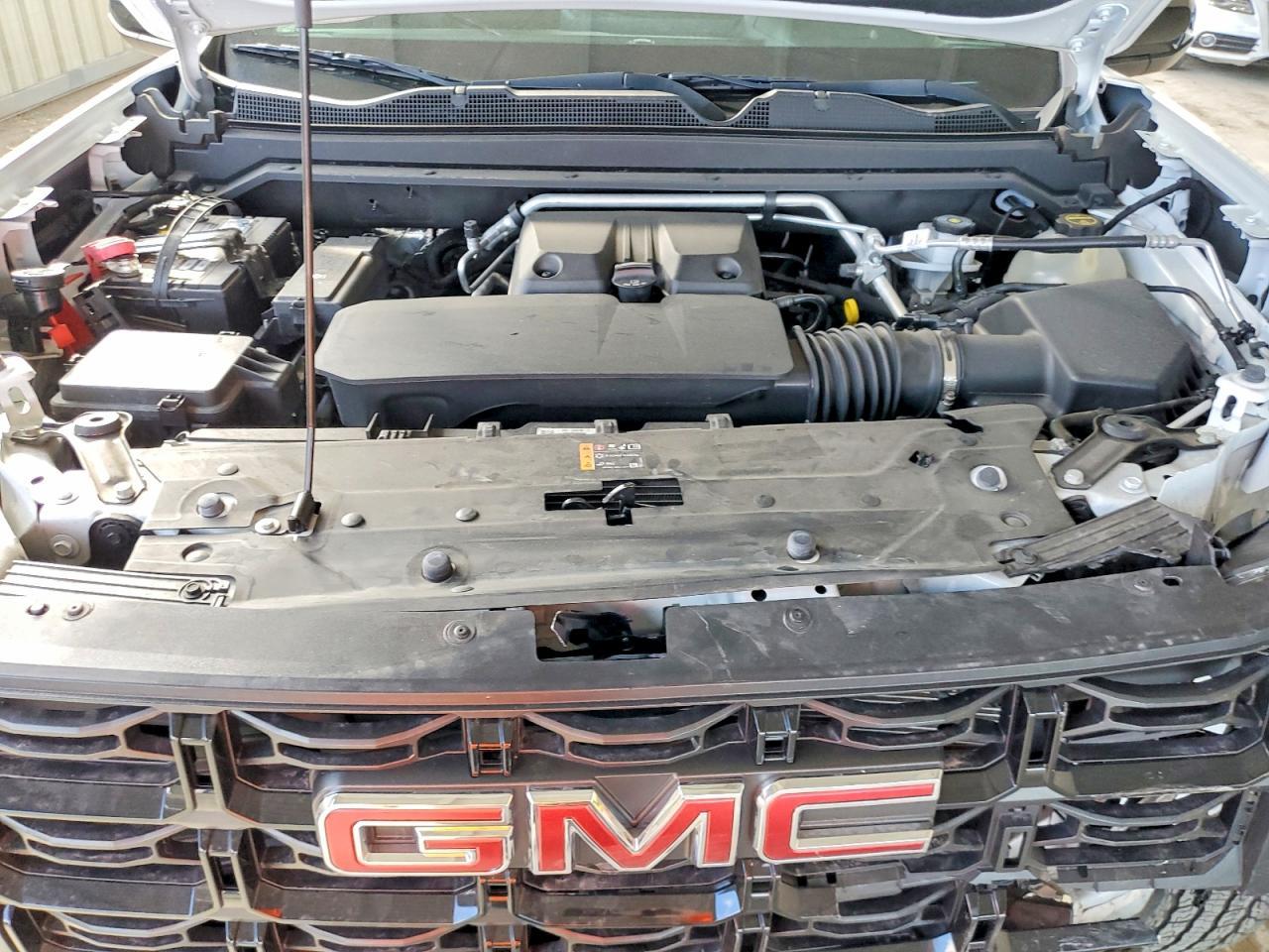 2024 GMC CANYON