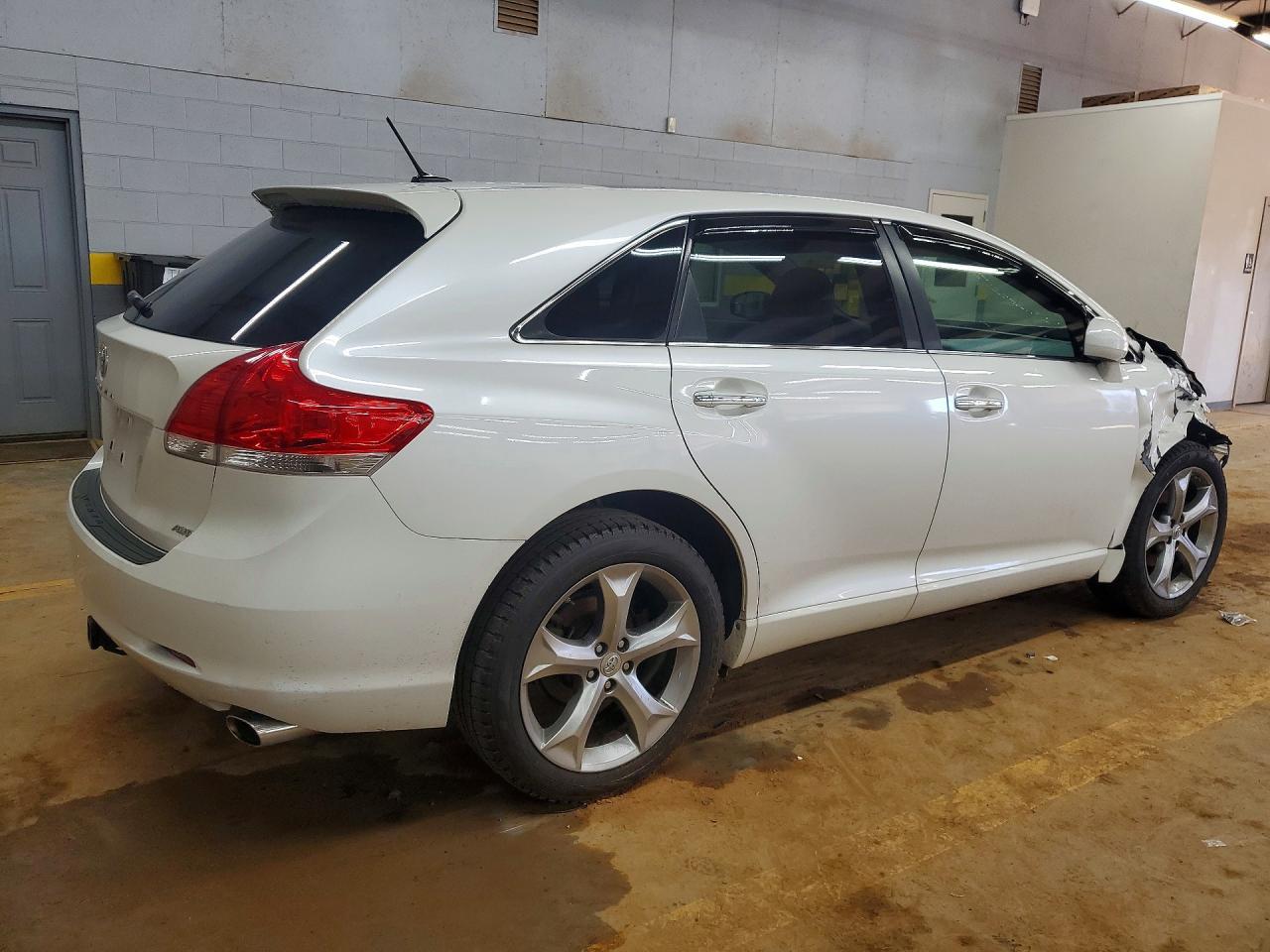 2011 TOYOTA VENZA