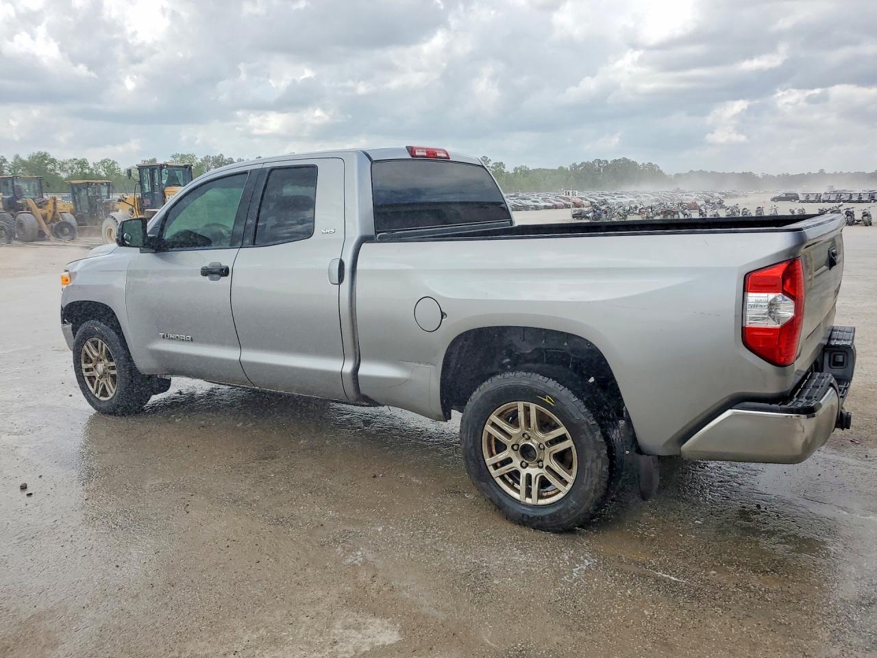 2016 TOYOTA TUNDRA