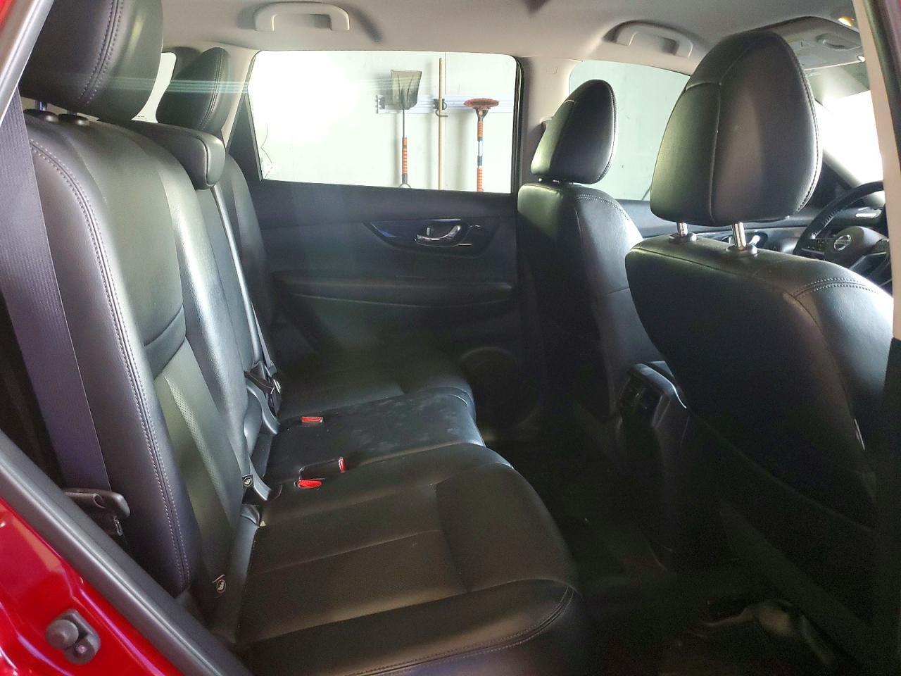 2017 NISSAN ROGUE