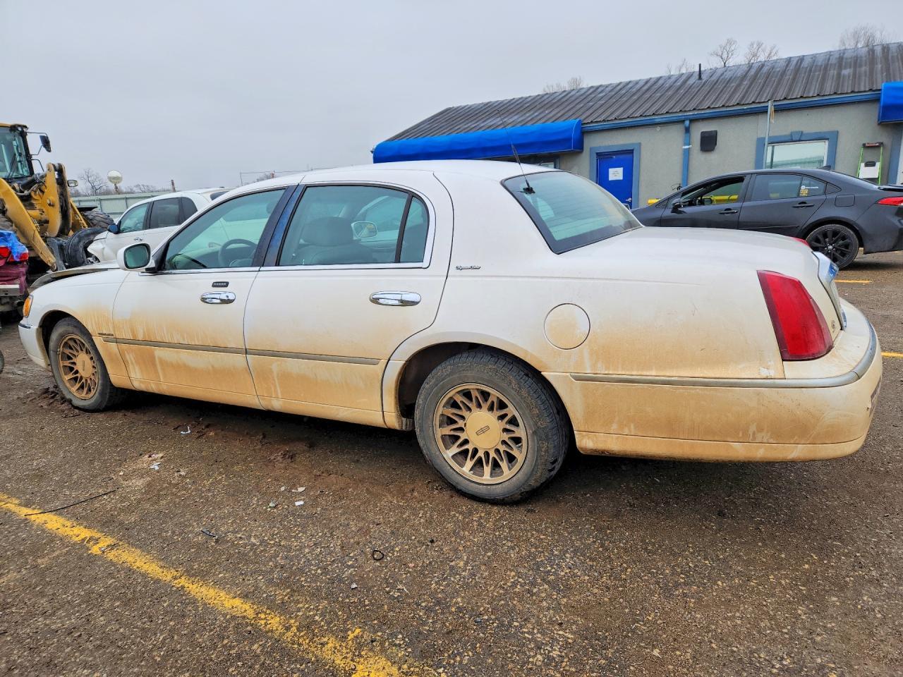 2001 LINCOLN Town Car