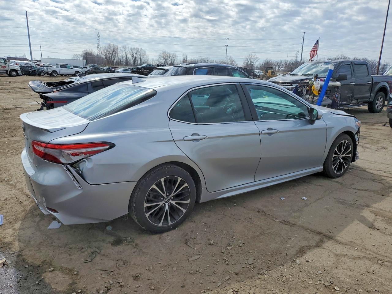 2019 TOYOTA CAMRY