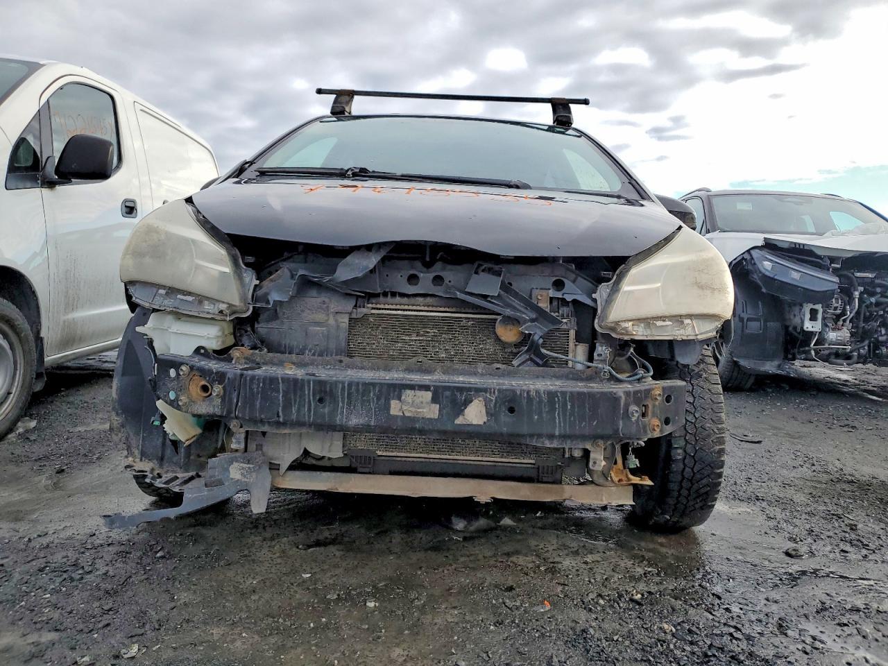 2015 TOYOTA YARIS