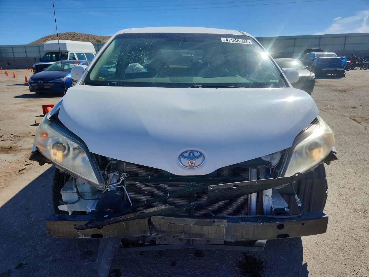 2014 TOYOTA SIENNA
