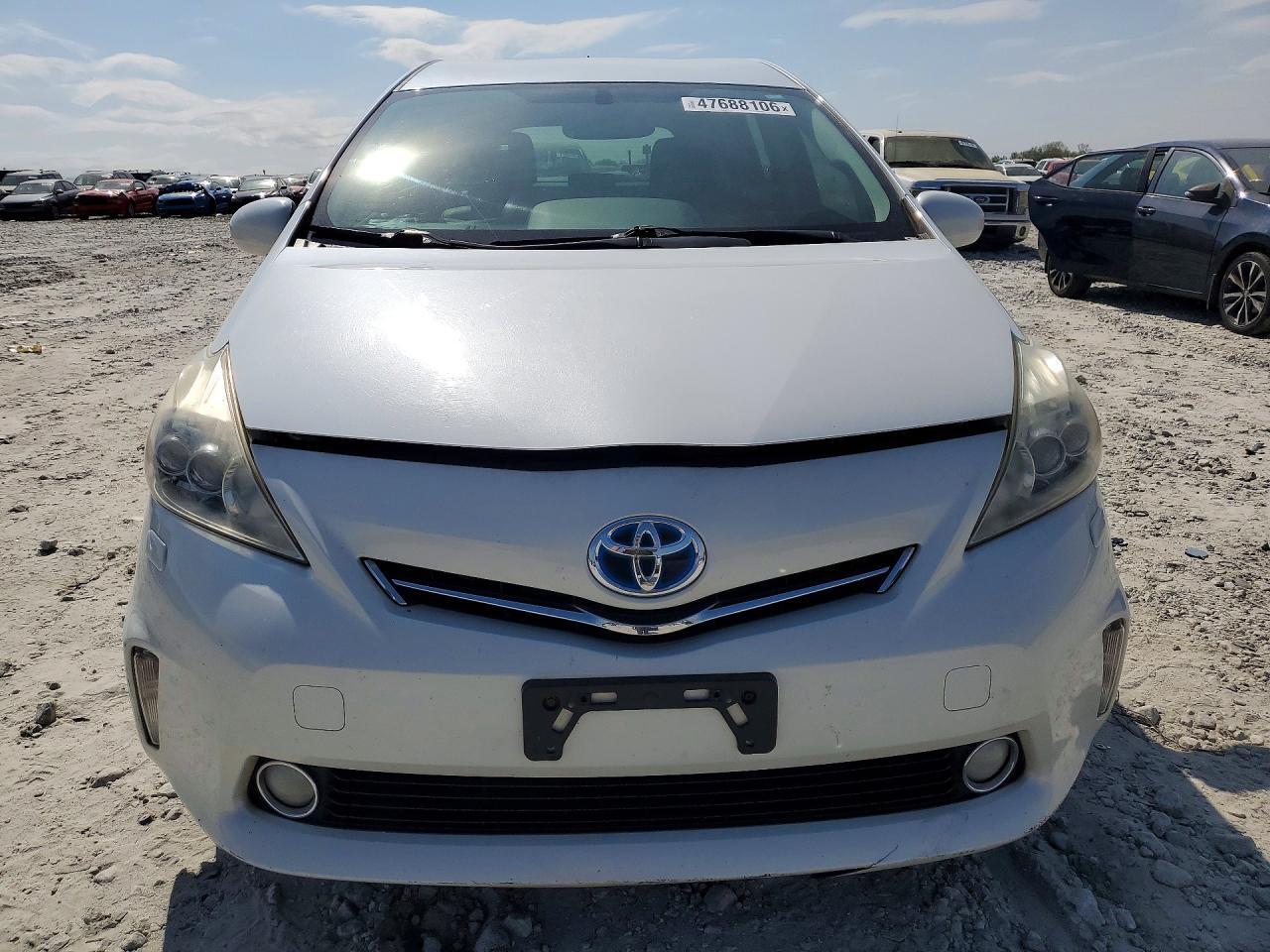 2013 TOYOTA PRIUS V