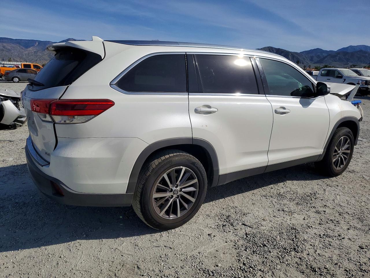 2019 TOYOTA HIGHLANDER