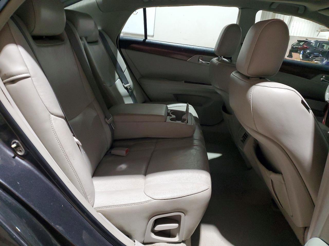 2011 TOYOTA Avalon