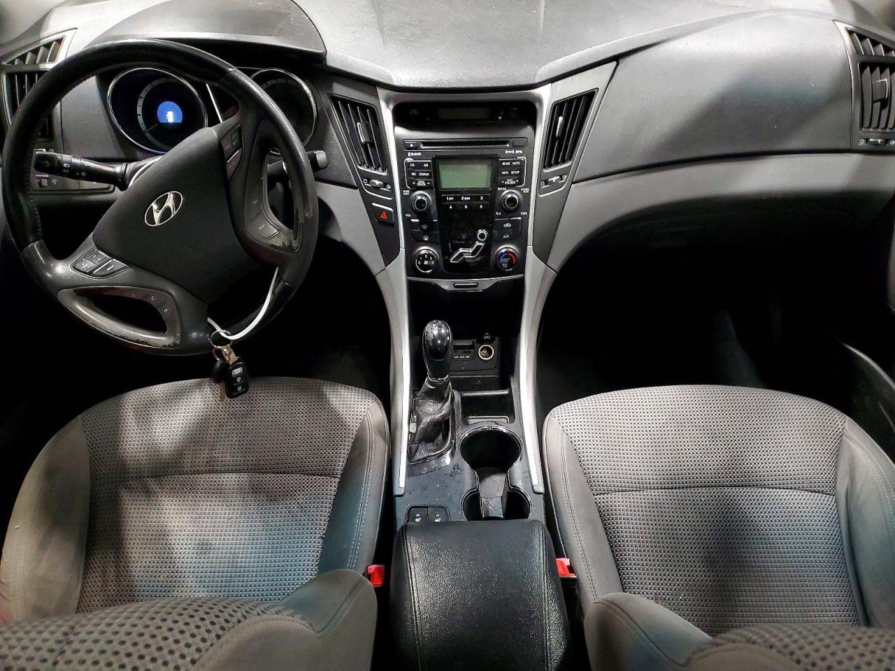 2011 HYUNDAI SONATA
