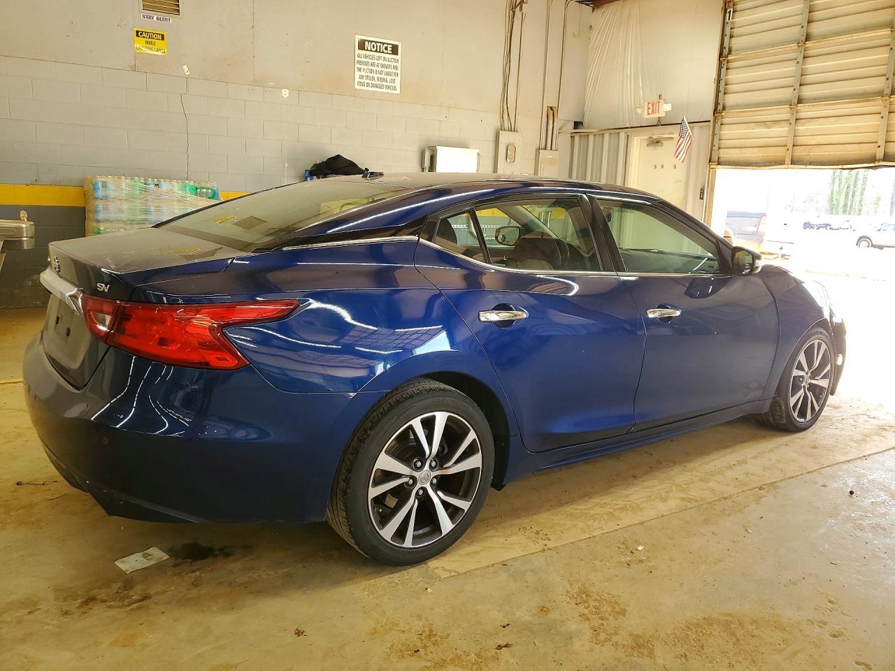 2017 NISSAN Maxima