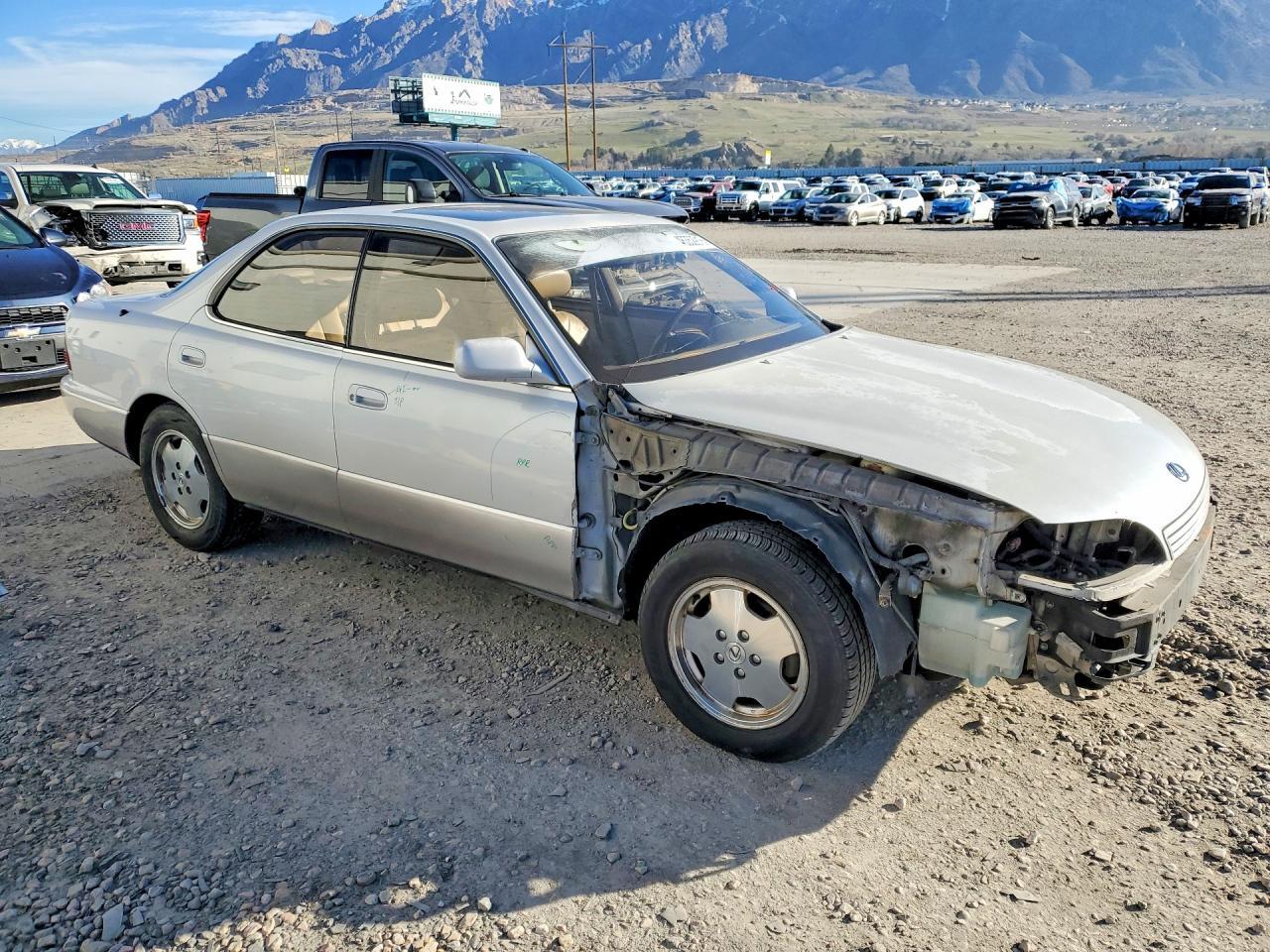 1996 LEXUS Es 300