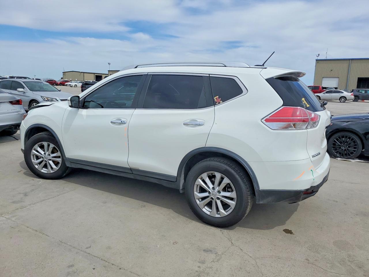 2016 NISSAN ROGUE