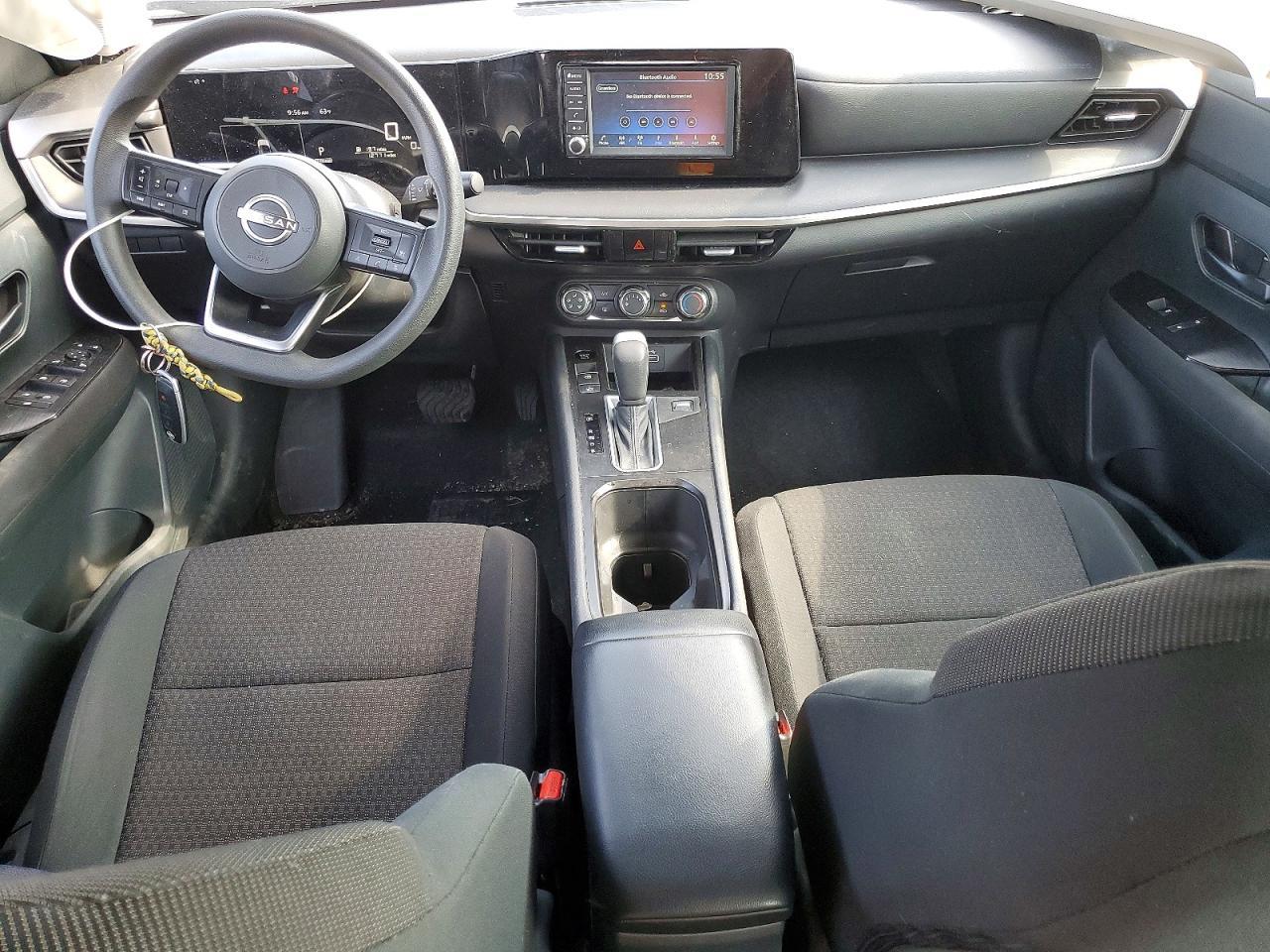 2025 NISSAN KICKS