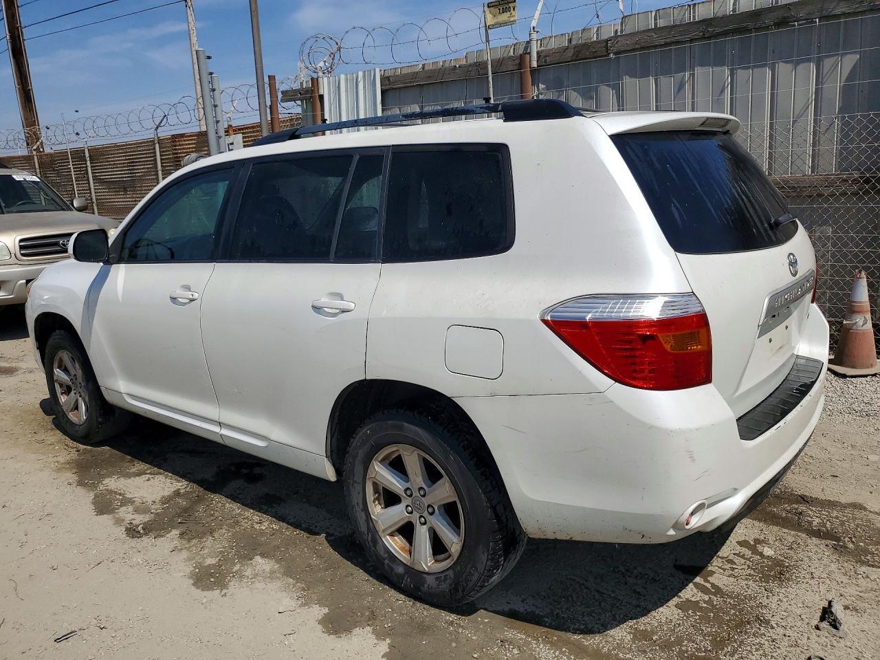 2010 TOYOTA HIGHLANDER