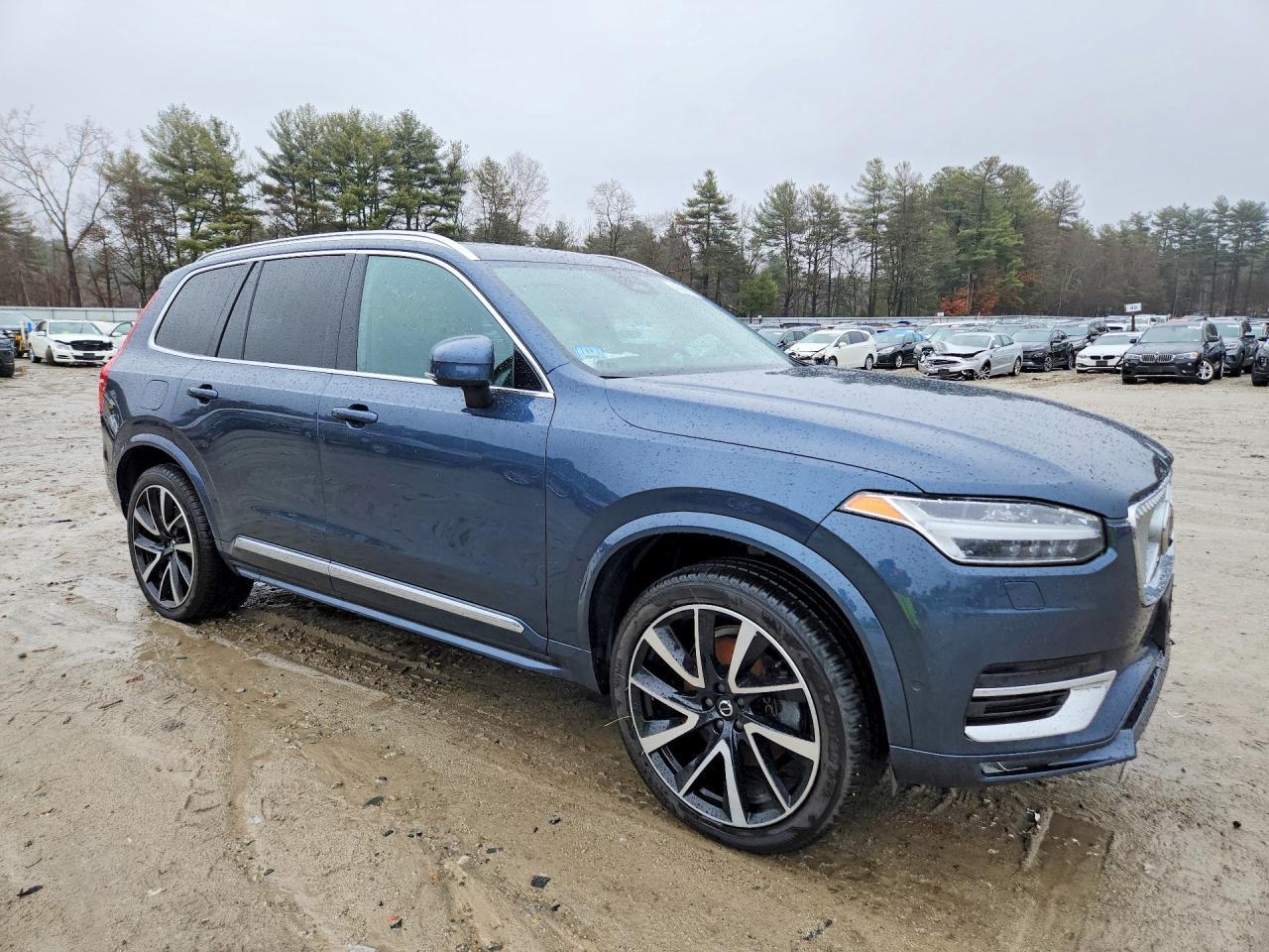 2023 VOLVO XC90