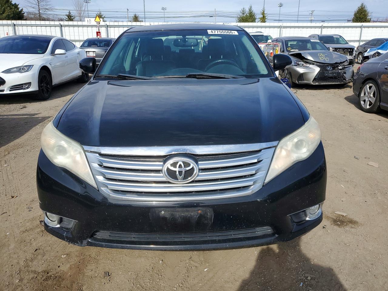 2012 TOYOTA Avalon