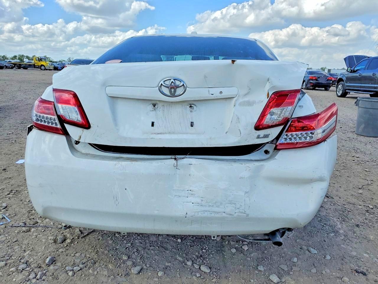 2010 TOYOTA CAMRY