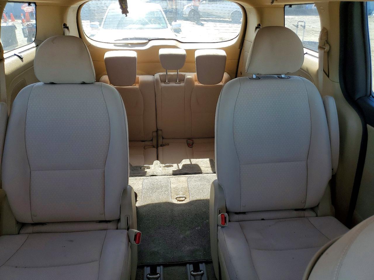 2016 KIA SEDONA