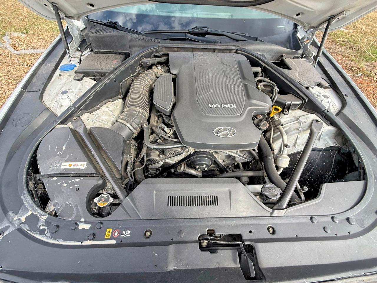 2015 HYUNDAI GENESIS