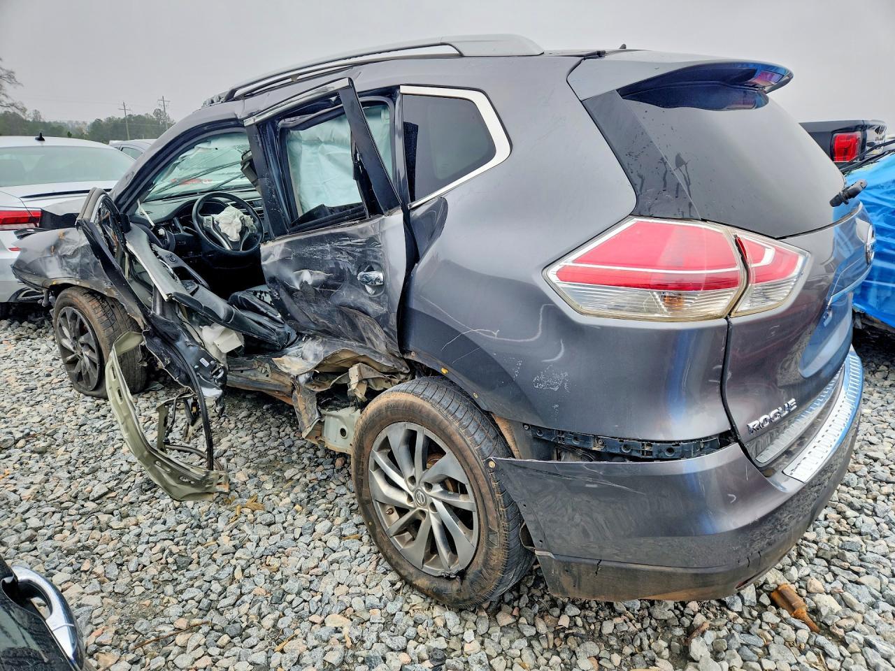 2015 NISSAN ROGUE