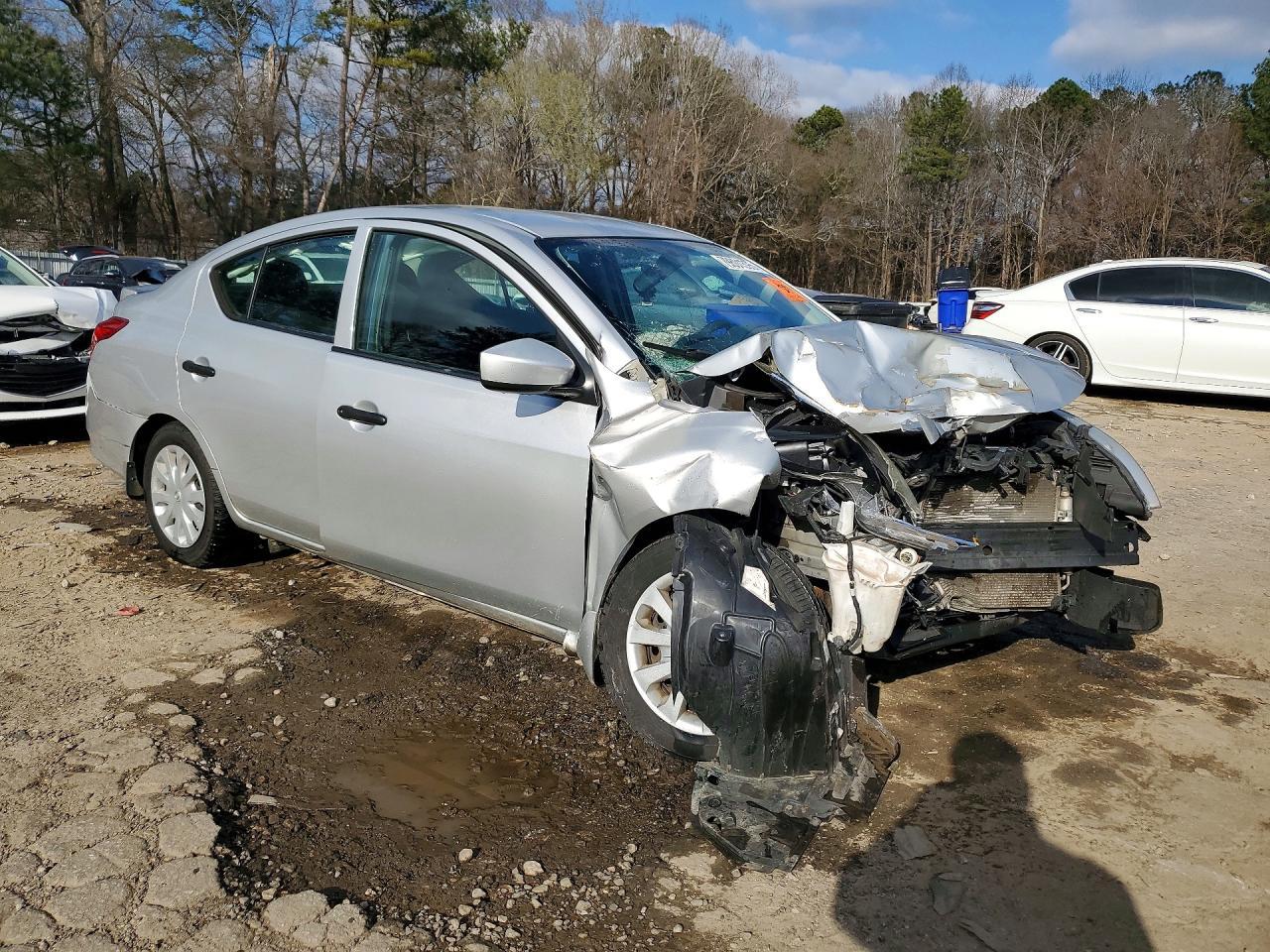 2018 NISSAN VERSA