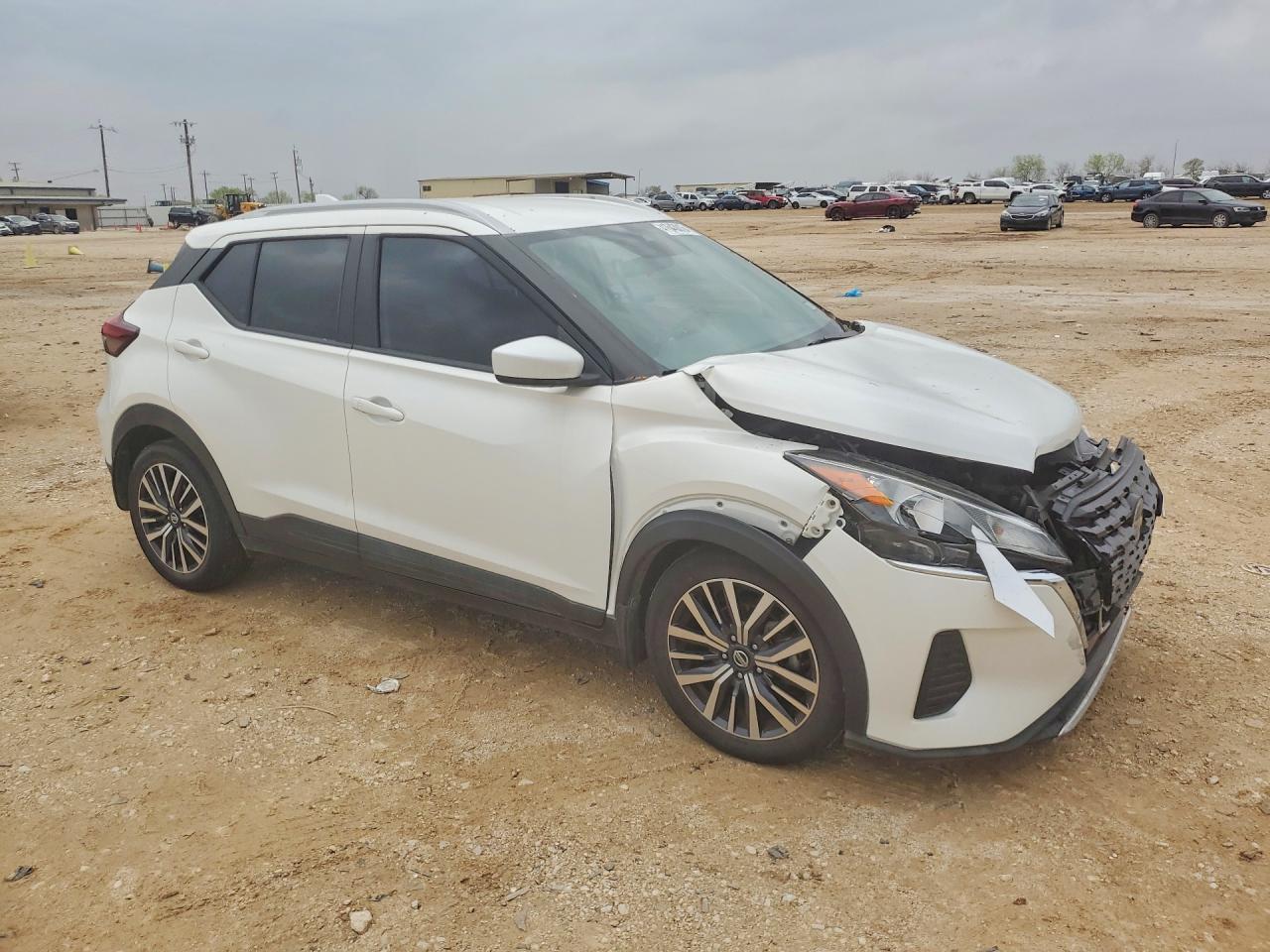 2021 NISSAN KICKS