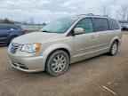 2013 CHRYSLER Town & Country