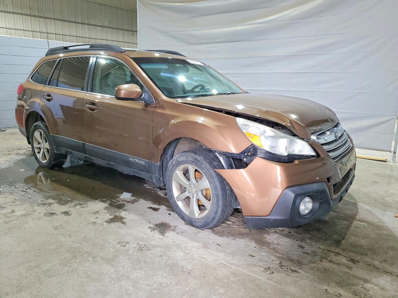 2013 SUBARU Outback