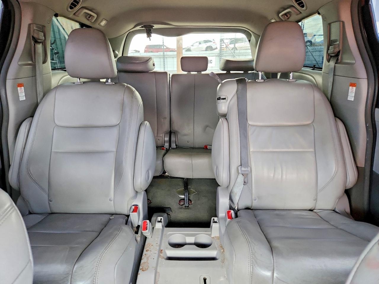 2015 TOYOTA SIENNA