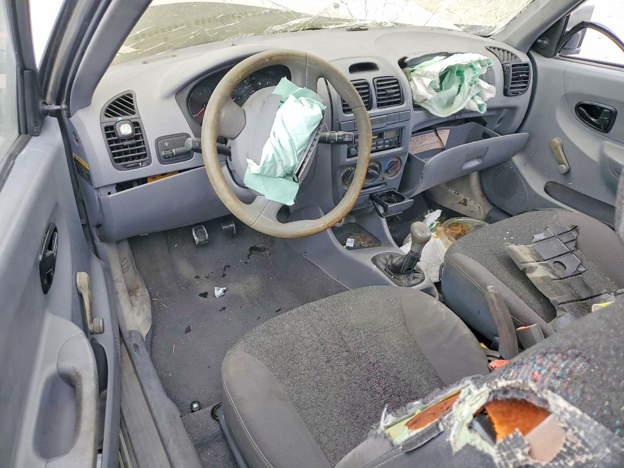 2004 HYUNDAI ACCENT