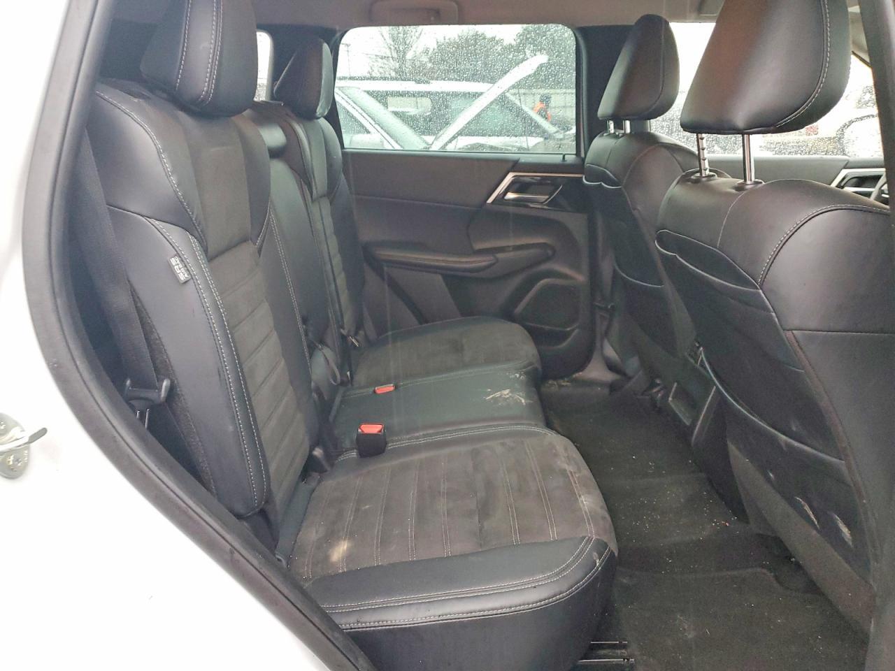 2023 MITSUBISHI outlander