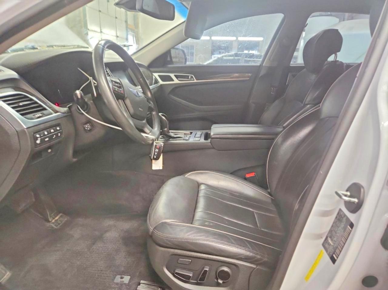 2015 HYUNDAI GENESIS