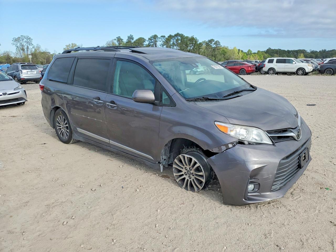2019 TOYOTA SIENNA