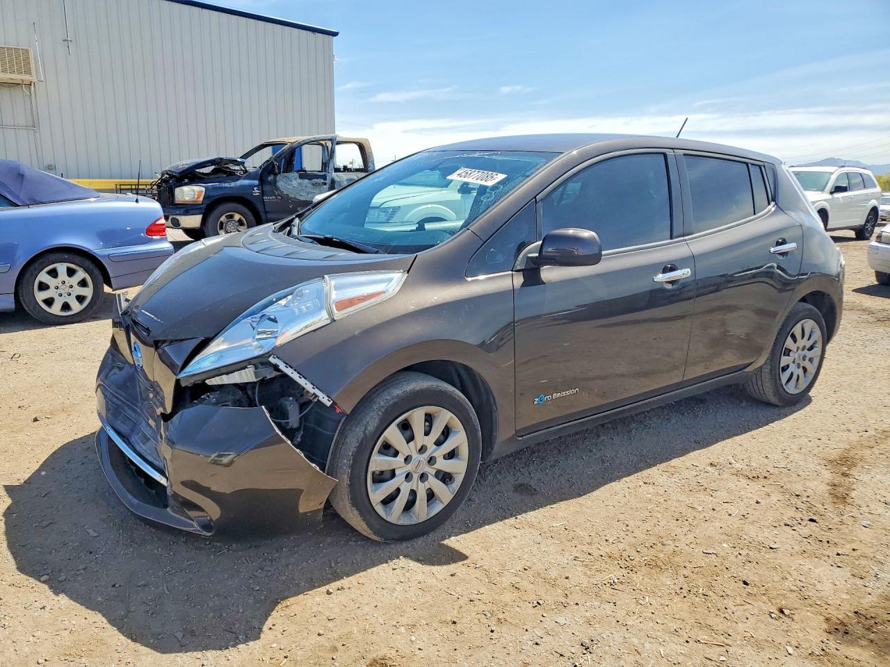 2017 NISSAN LEAF