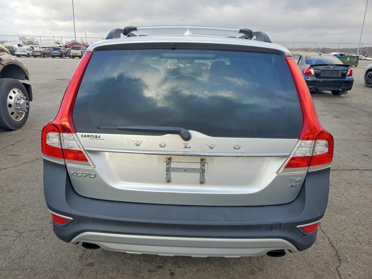2015 VOLVO XC70