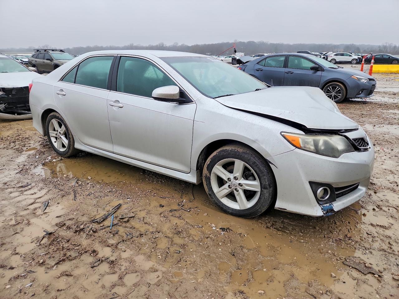 2014 TOYOTA CAMRY