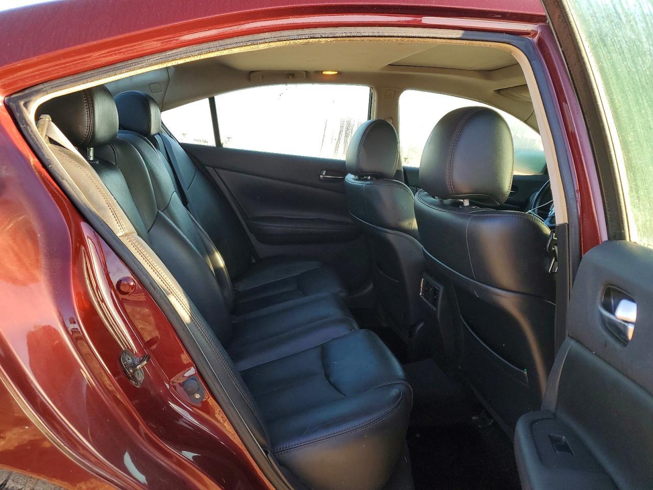 2010 NISSAN Maxima