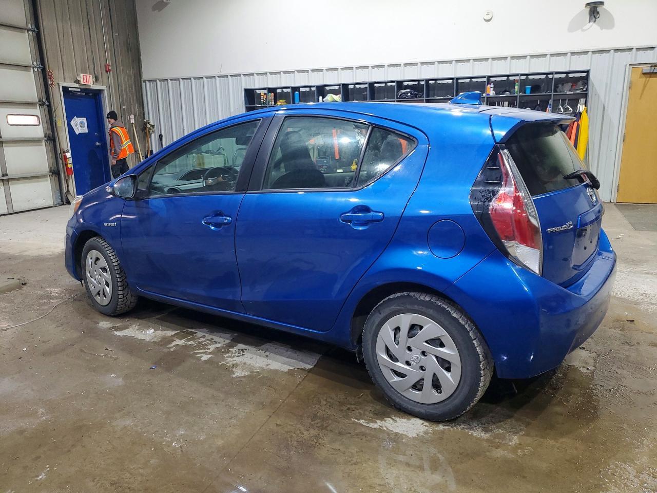2016 TOYOTA Prius c