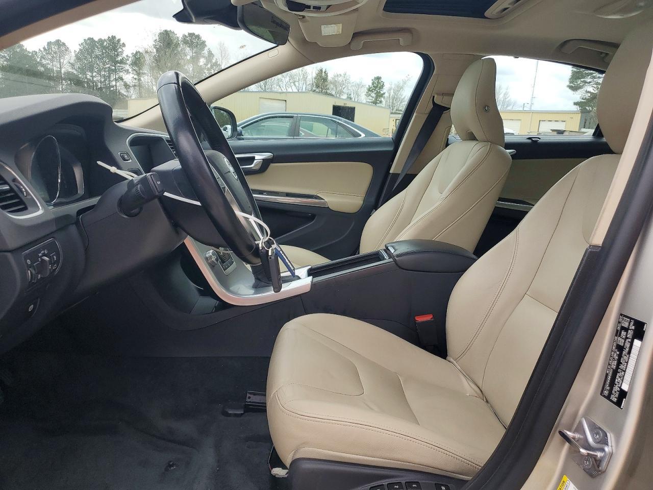 2017 VOLVO S60