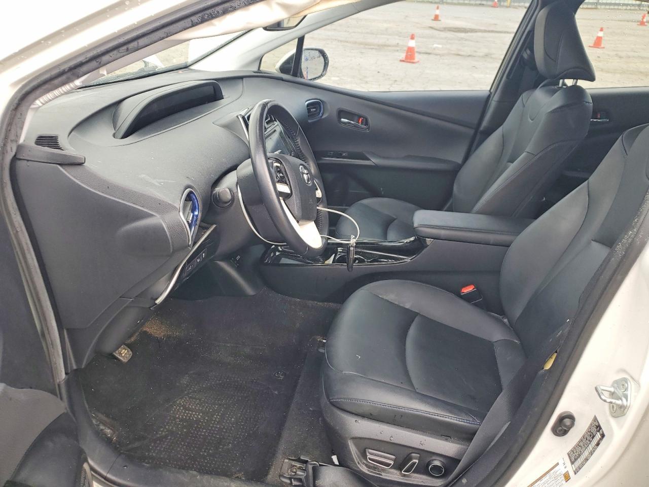 2017 TOYOTA PRIUS