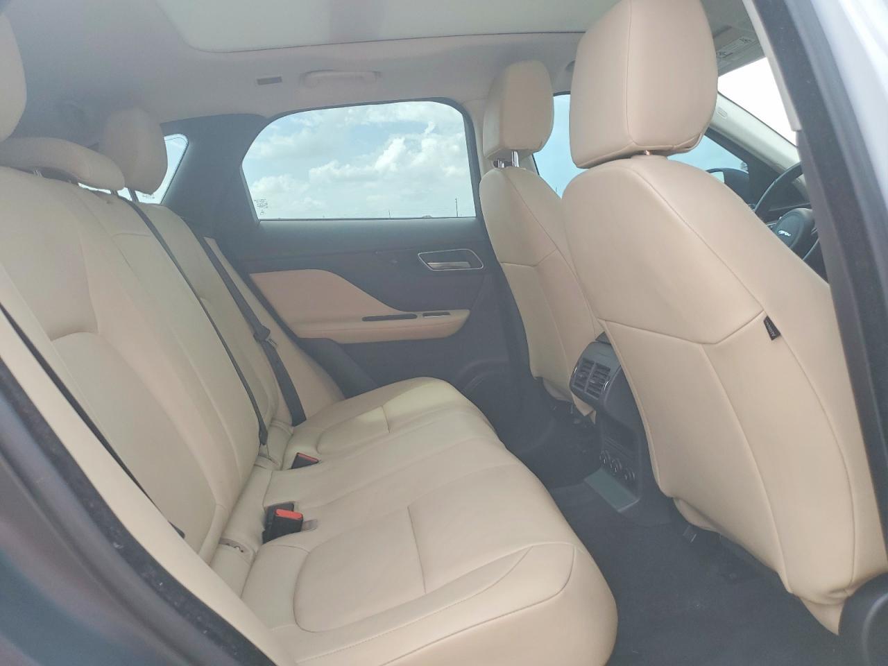 2018 JAGUAR F-Pace