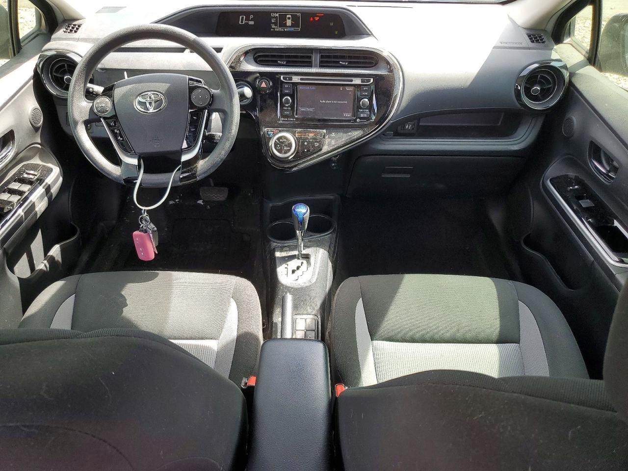 2018 TOYOTA Prius c