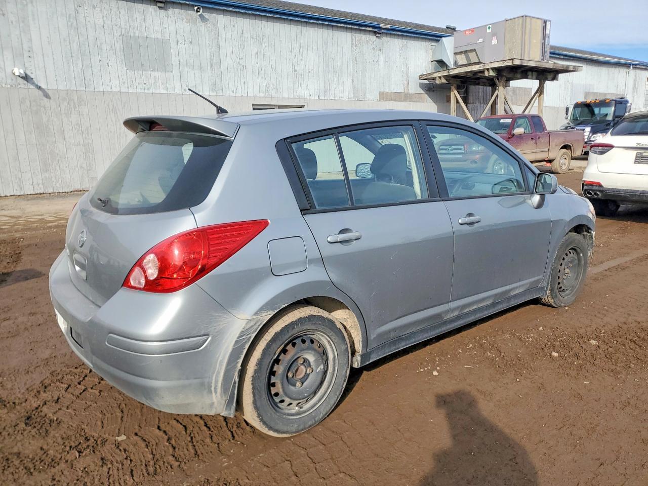 2010 NISSAN VERSA